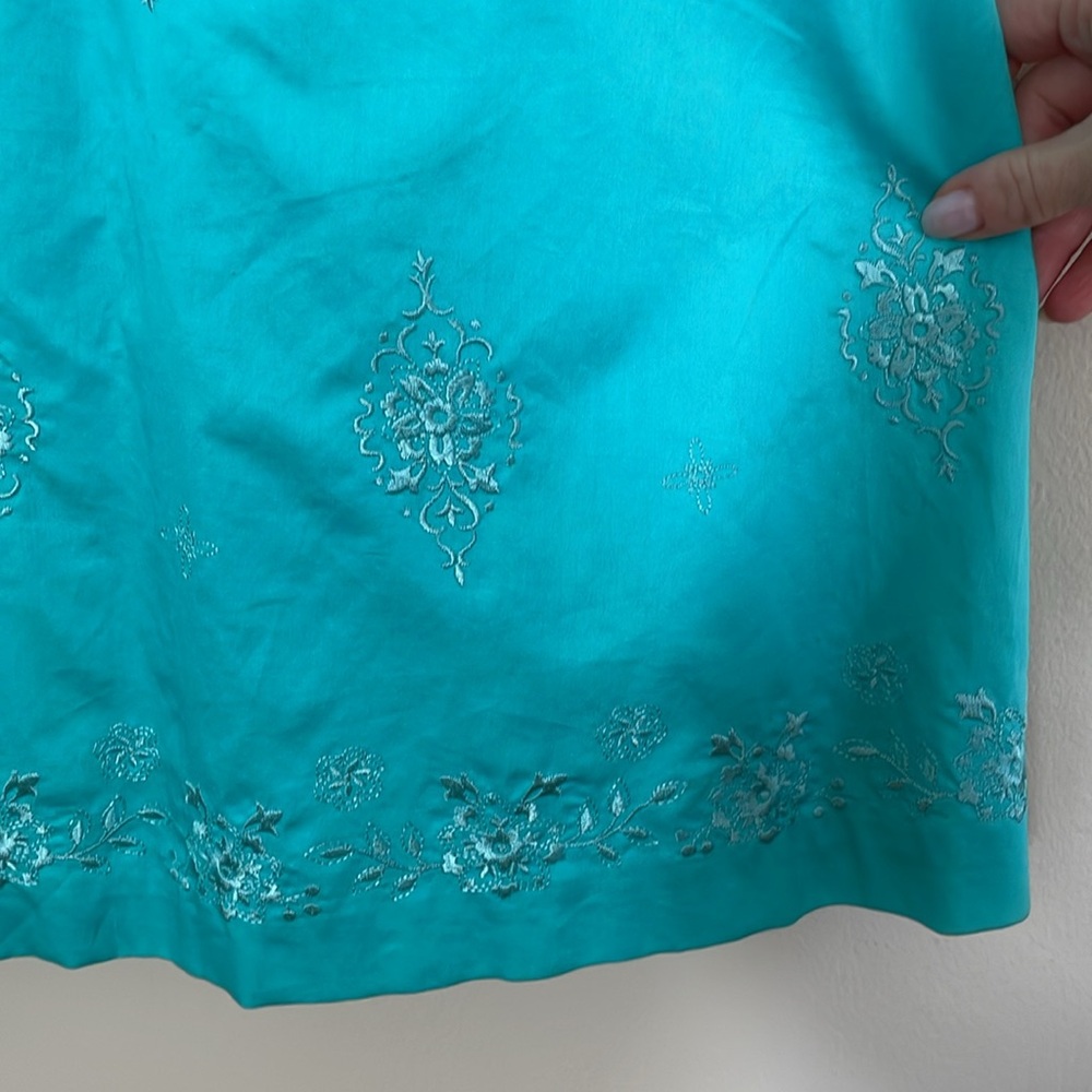 Ann Taylor embroidered halter - Picture 2 of 5